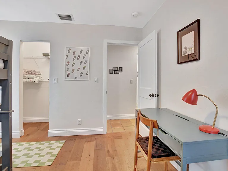 801 SW 5th St — Photo 35