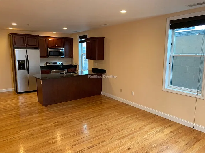 100 Fellsway West 204 — Photo 9