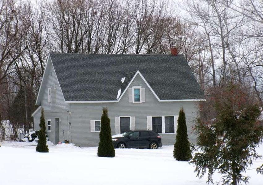 1st image of 82 Moffitt Rd