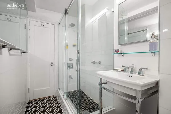 Rented by Sotheby's International Realty | media 14