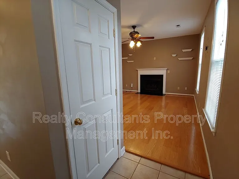 3310 Mill Spring Ct — Photo 5