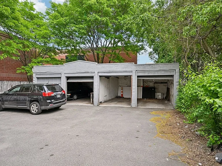 154 Glen St #2 — Photo 18