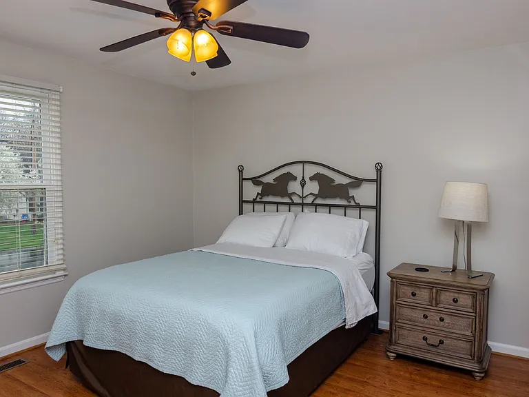 306 Wedgewood Ct — Photo 17