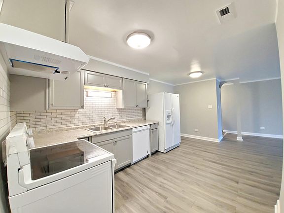 4th image of 10634 S Brooklodge Ln #2D2