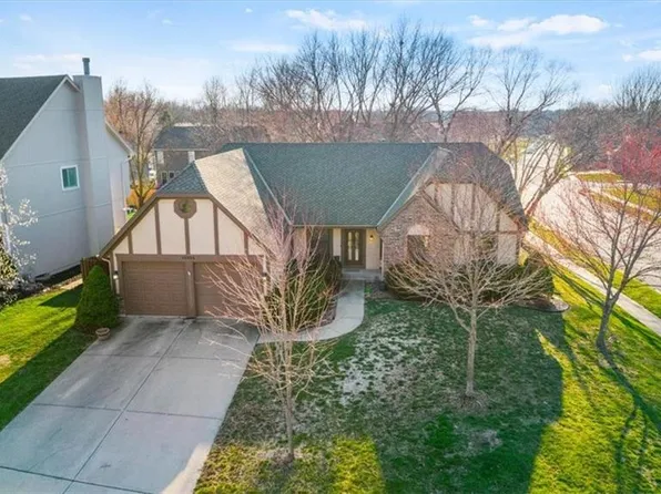 15335 W 146th Cir, Olathe, KS 66062