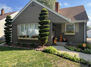 7833 21st Ave, Kenosha, WI 53143