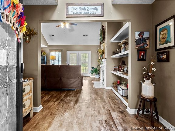 3rd image of 4225 Silver Glade Trail