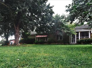 1212 W Meadowmere St, Springfield, MO 65807