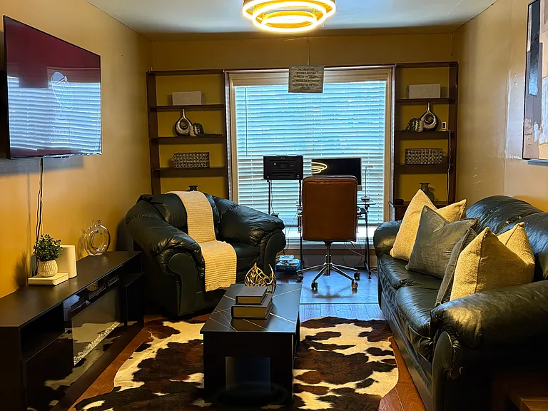 530 Barclay Ct — Photo 18