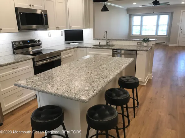 77C Parkway Drive #1000, Freehold, NJ 07728