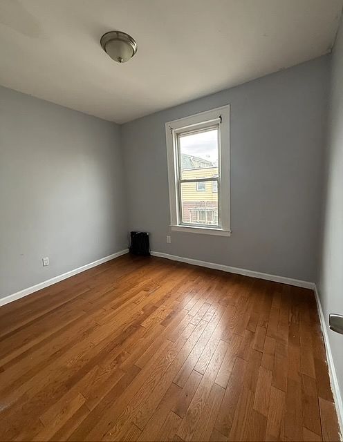 2nd image of 116 22nd St #2B