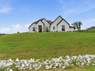 404 Oak Meadow Ln, Weatherford, TX 76085