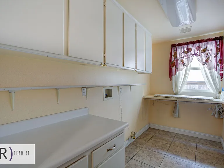 13724 Beaconsfield Ln — Photo 16