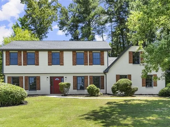 1886 S Hidden Hills Pkwy, Stone Mountain, GA 30088