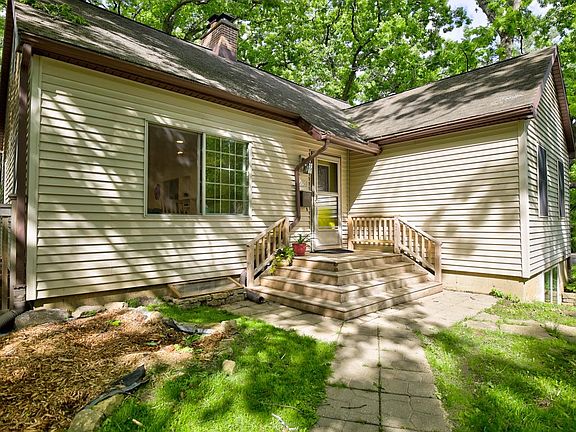 5th image of 4150 Hiawatha Dr