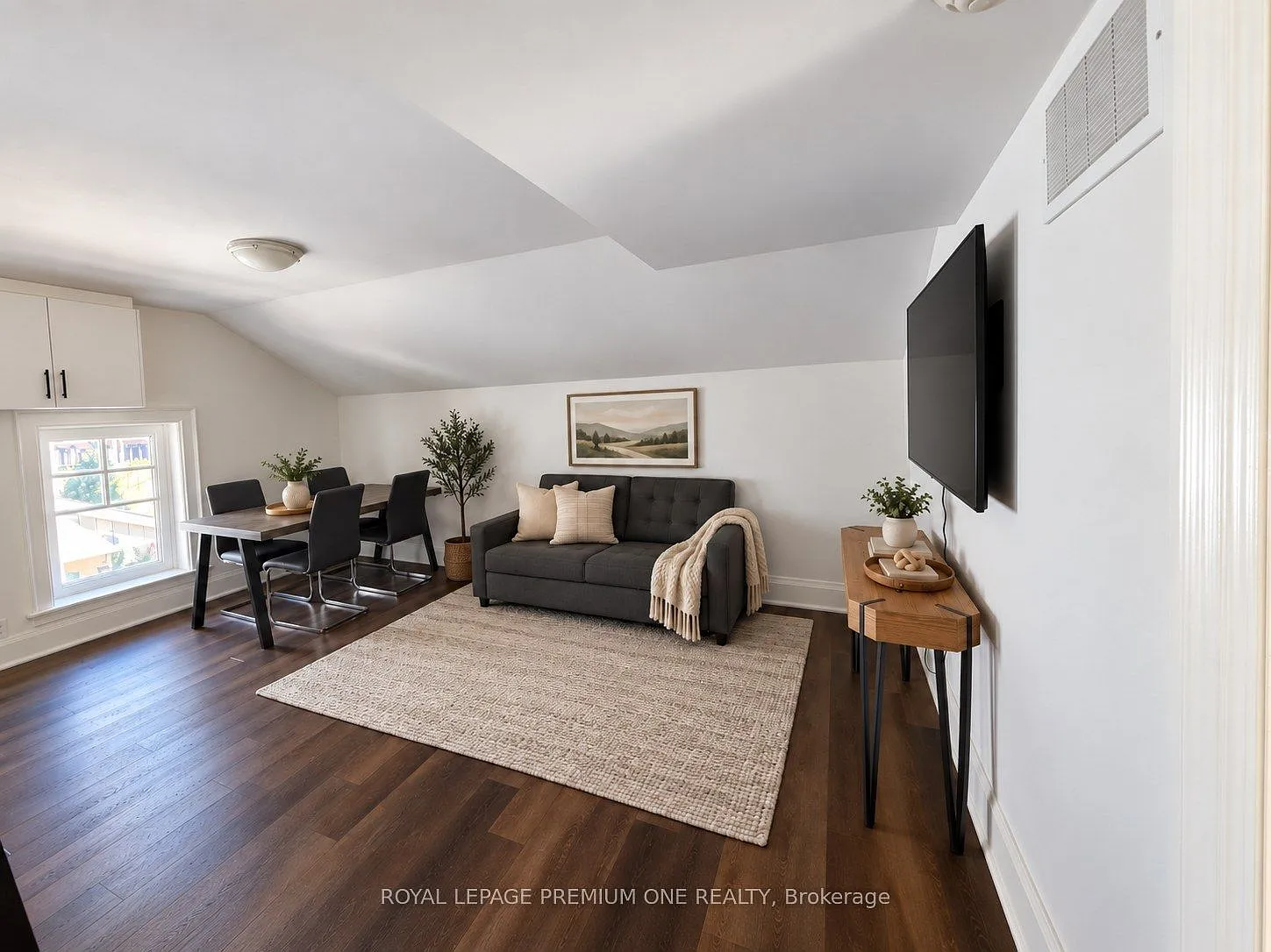 2 bed, $2,550 — Photo 1