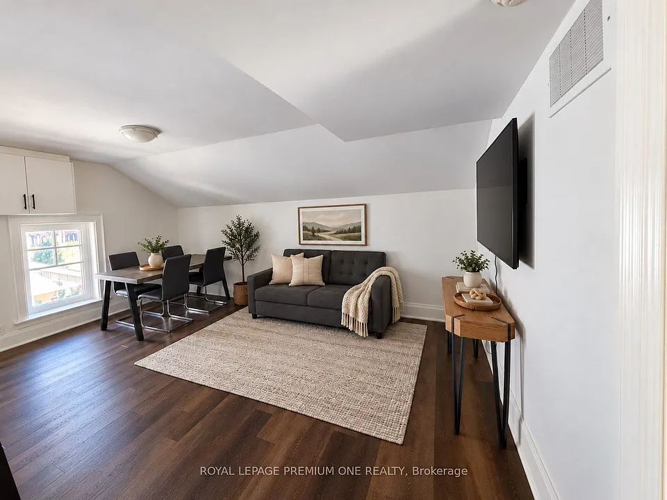 10496 Islington Ave #UPPER
