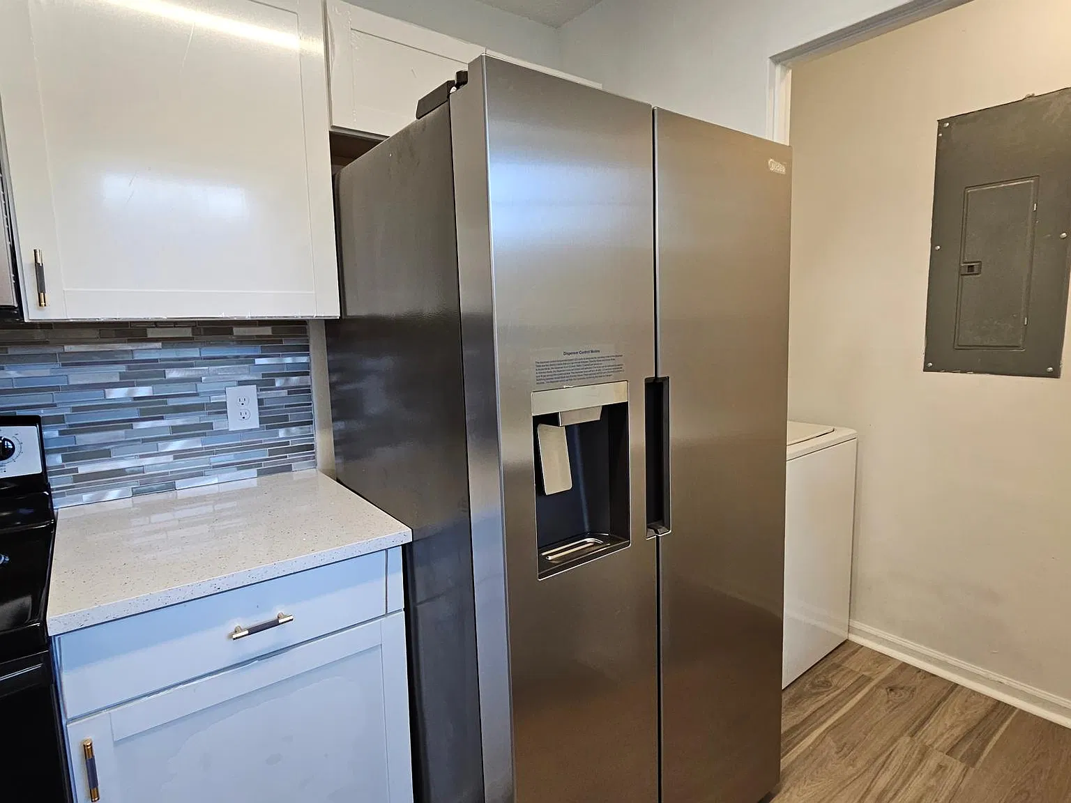 3 bed, 1165 sqft, $2,300 — Photo 4