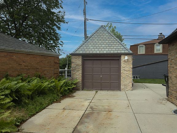 4th image of 4535 S Lawler Ave