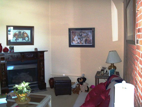 4th image of 233 N Broadway APT O