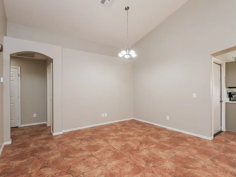 1604 S 80th Ln — Photo 7