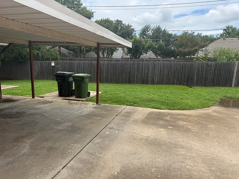 7427 Windhaven Rd — Photo 12