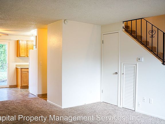 3rd image of 3595 Cedaroak Dr APT 28