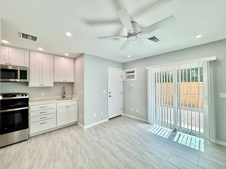 4306 Porpoise Dr #B — Photo 4