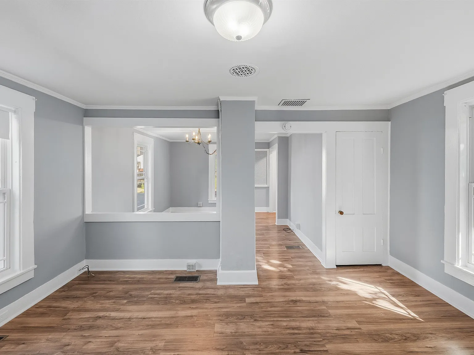 2 bed, 1.0 bath, 1096 sqft, $2,100 — Photo 4