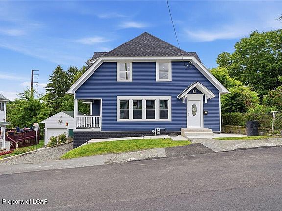 3rd image of 1118 Ridge Ave