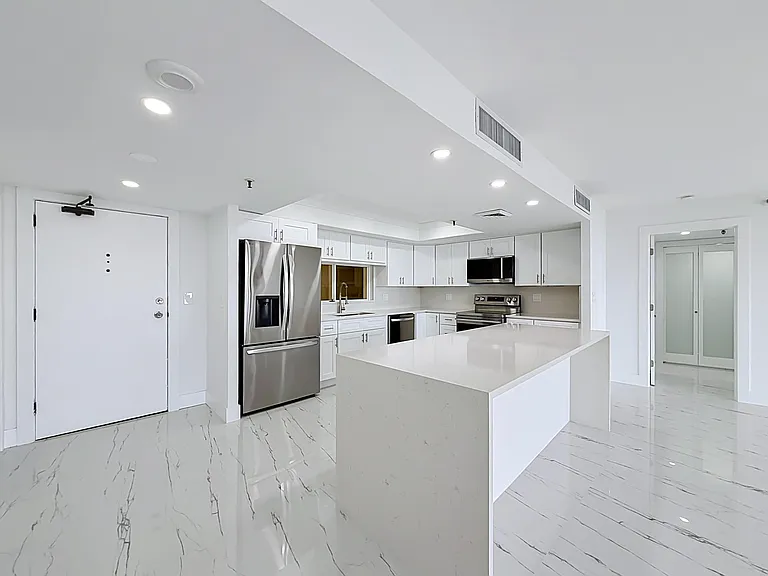 2480 Presidential Way #902 — Photo 12