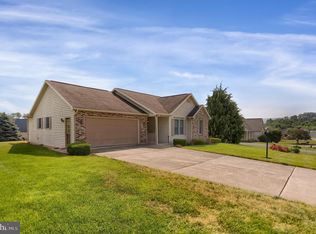 41 Meadowbrook Ln, Mifflintown, PA 17059