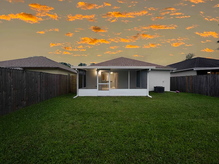 6920 Playpark Trl — Photo 41