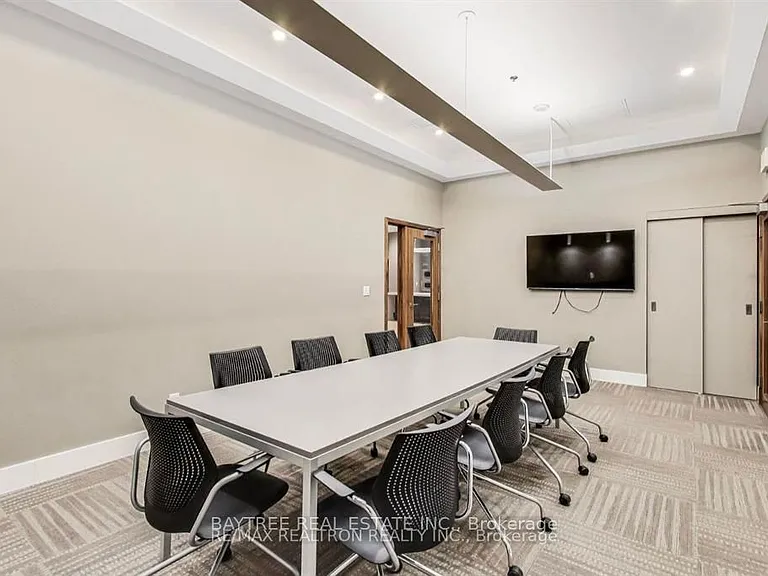 111 Saint Clair Ave W #1026 — Photo 8