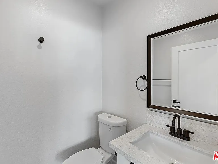1724 Menlo Ave #1/2 — Photo 12
