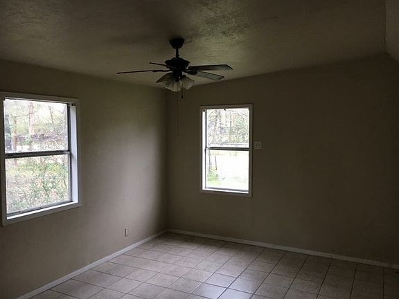 5th image of 980 Henry Dr