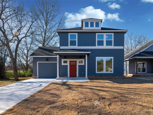 604 S Division St, Coweta, OK 74429