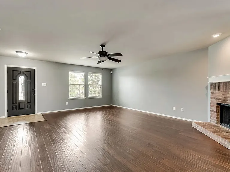 41 Larkspur Dr — Photo 2