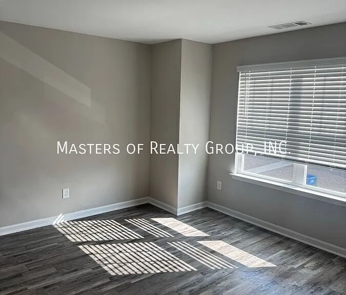 313 Ashigan St — Photo 8