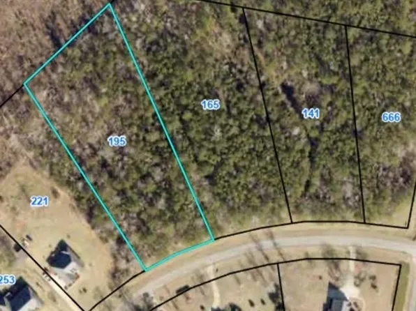 195 Lakemere Ln NW, Milledgeville, GA 31061