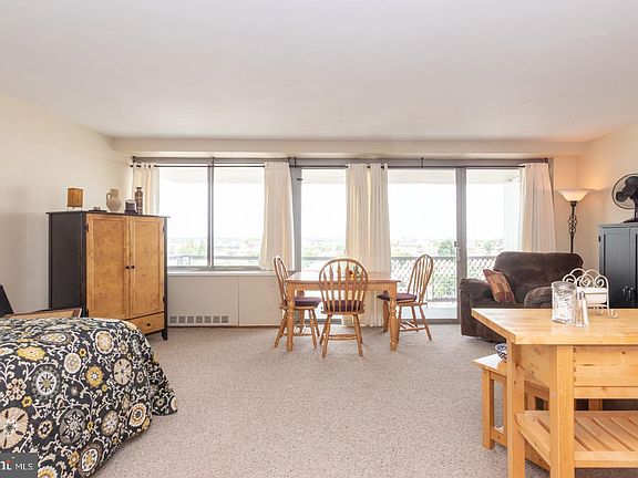 3rd image of 2401 Pennsylvania Ave APT 14A6