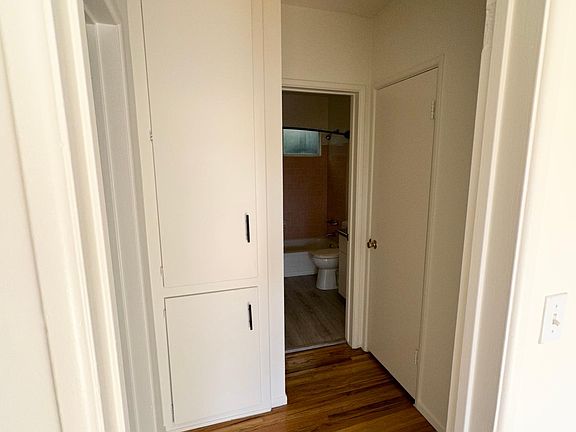 2nd image of 947 N Orange Grove Ave APT 7