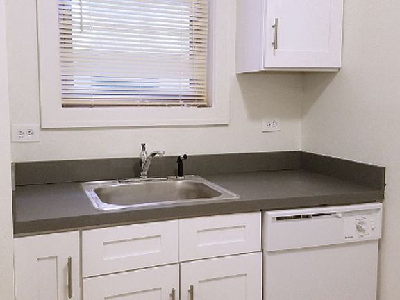 4th image of 2020 W Berwyn Ave #1