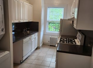 7 W Elm St APT B1, Greenwich, CT 06830