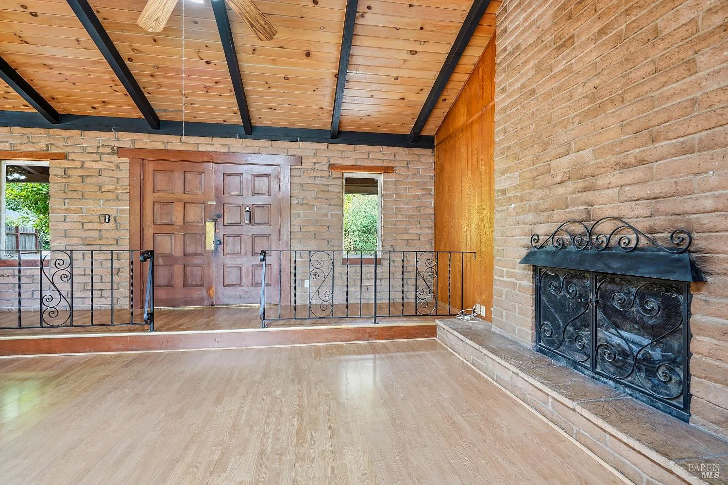 19229 Orange Avenue - Photo 7