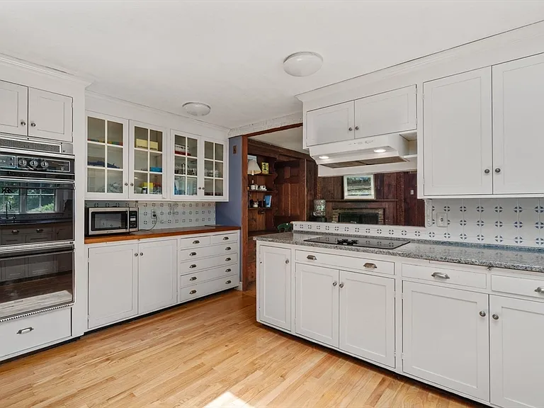 575 West St — Photo 7