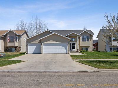 1623 10th St W, West Fargo, ND, 58078