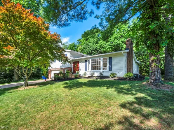 6827 Cranbrook Dr, Brecksville, OH 44141