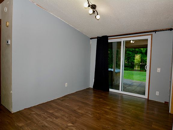 5th image of 521 W Linton Dr