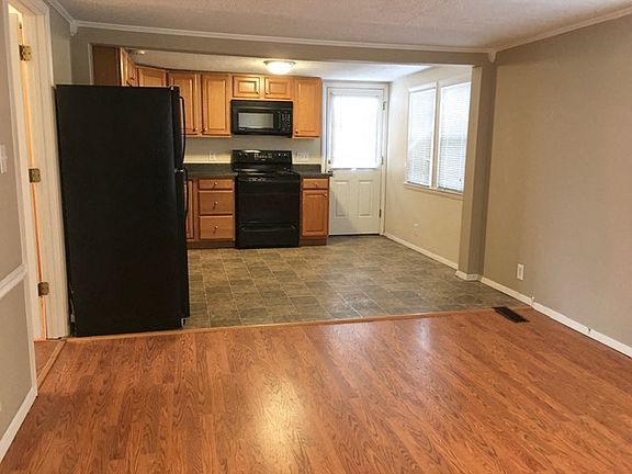 3rd image of 2329 Hood Ave